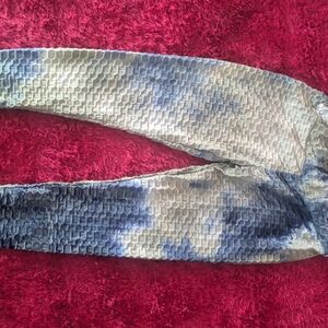 TRUE ROCK Blue and White Textured Leggings